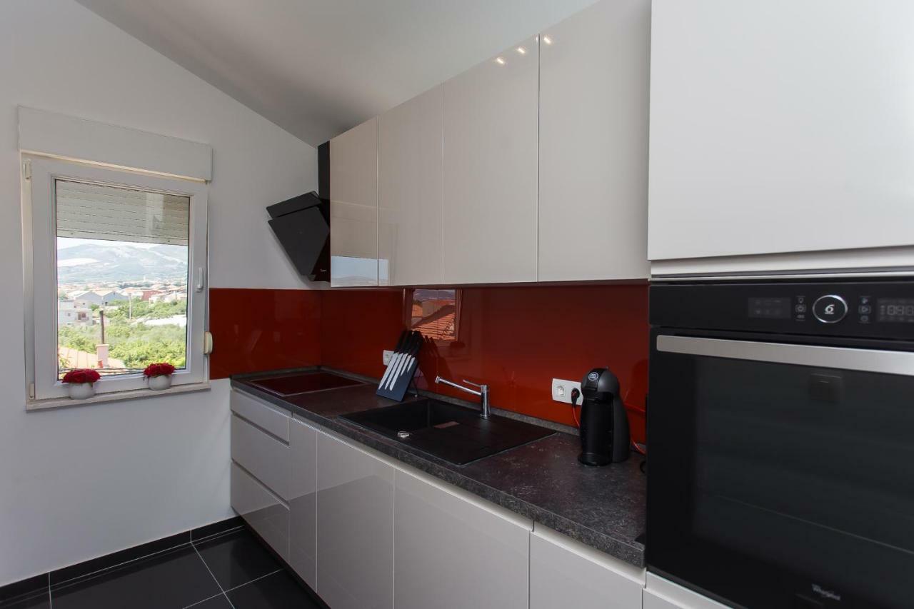 Apartment Marija 2 Near Split Kastela Exterior photo