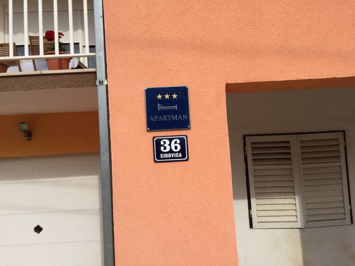Apartment Marija 2 Near Split Kastela Exterior photo